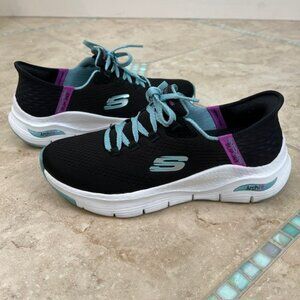 Women’s Skechers Arch Fit Fresh Flare Slip Athletic Shoes - Size 7.5